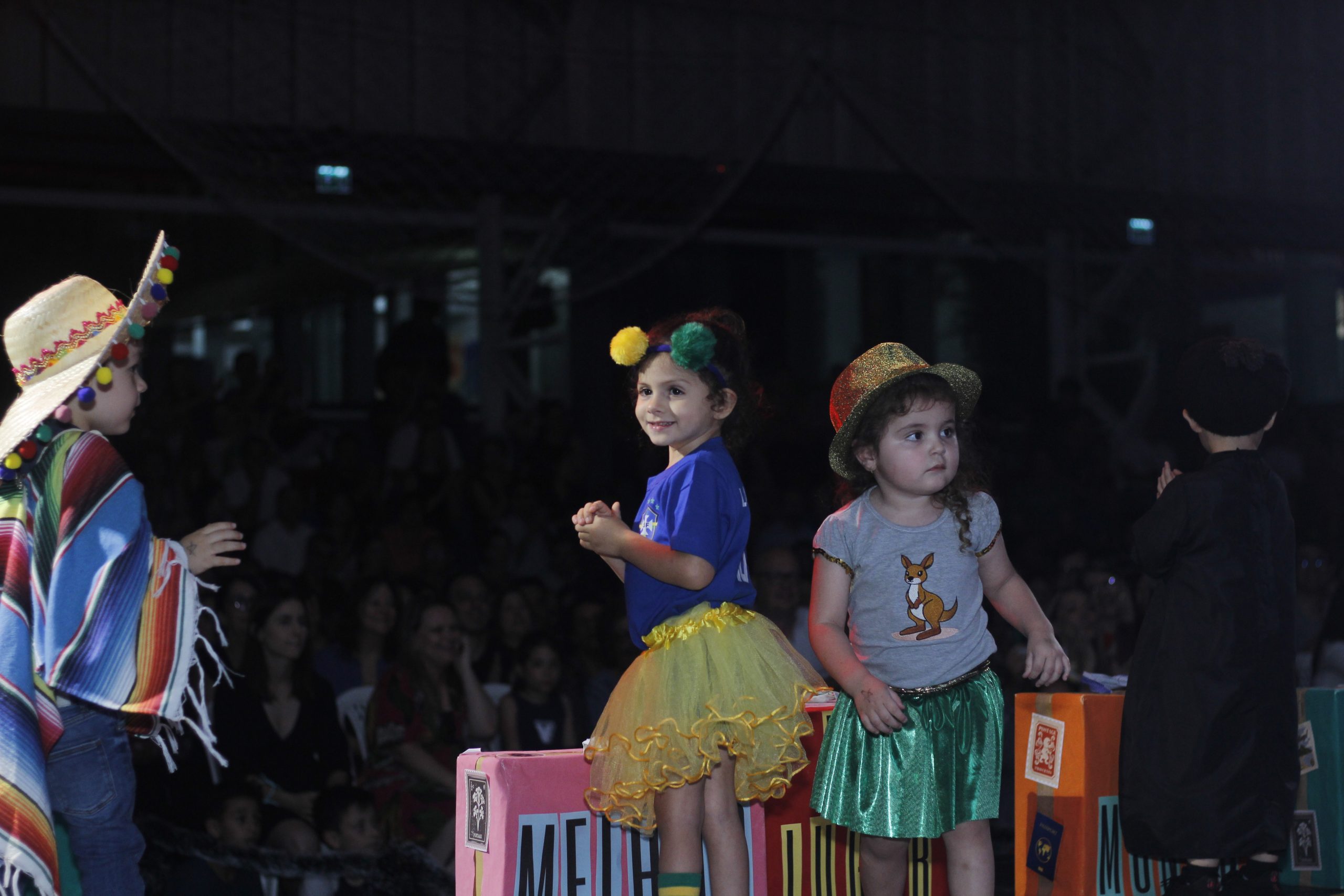 Apresentações de Natal (1ª Noite)