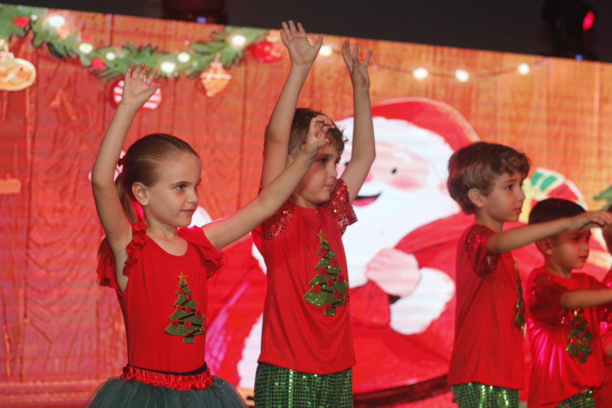 Apresentações de Natal (1ª Noite)