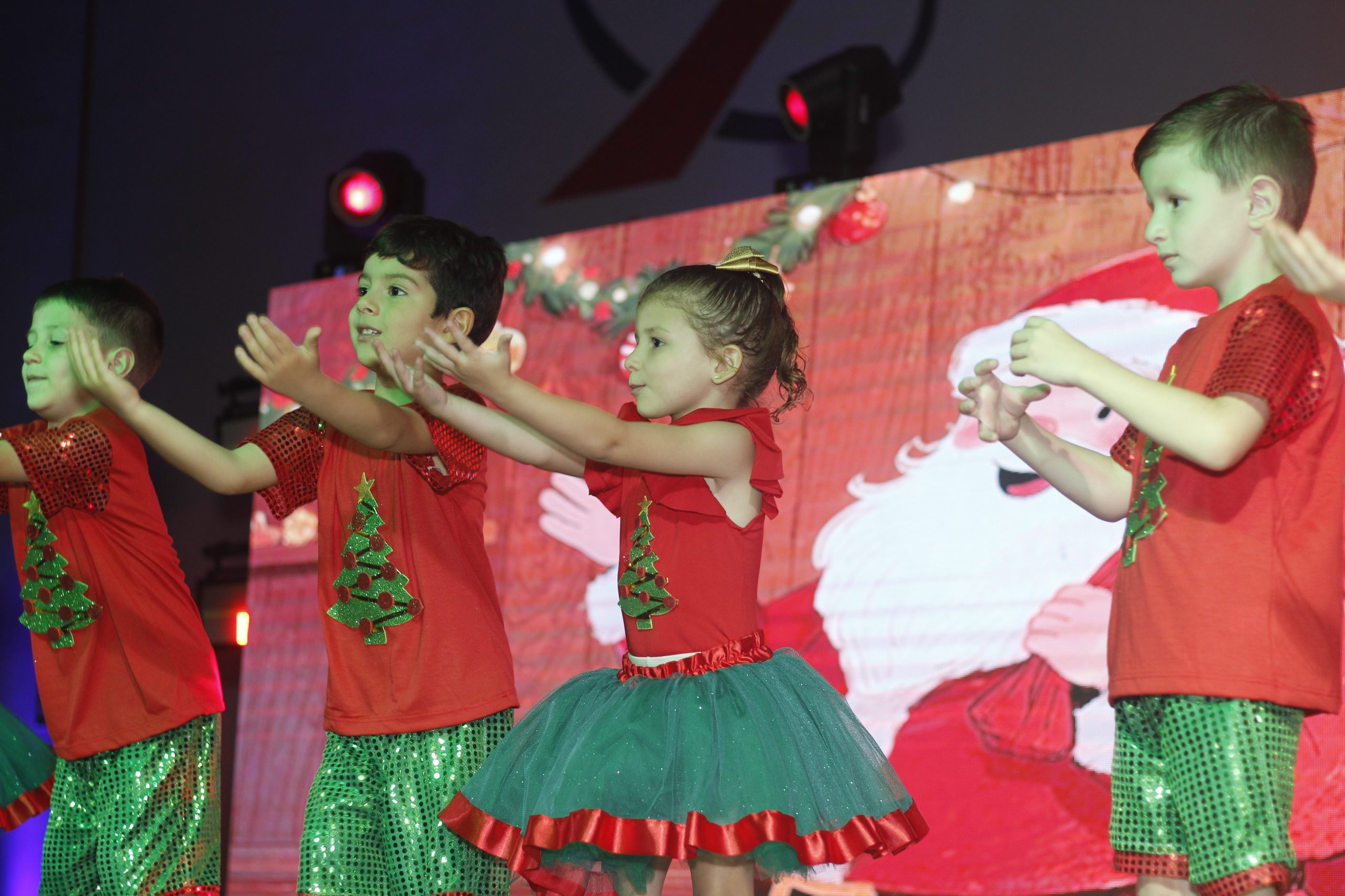 Apresentações de Natal (1ª Noite)