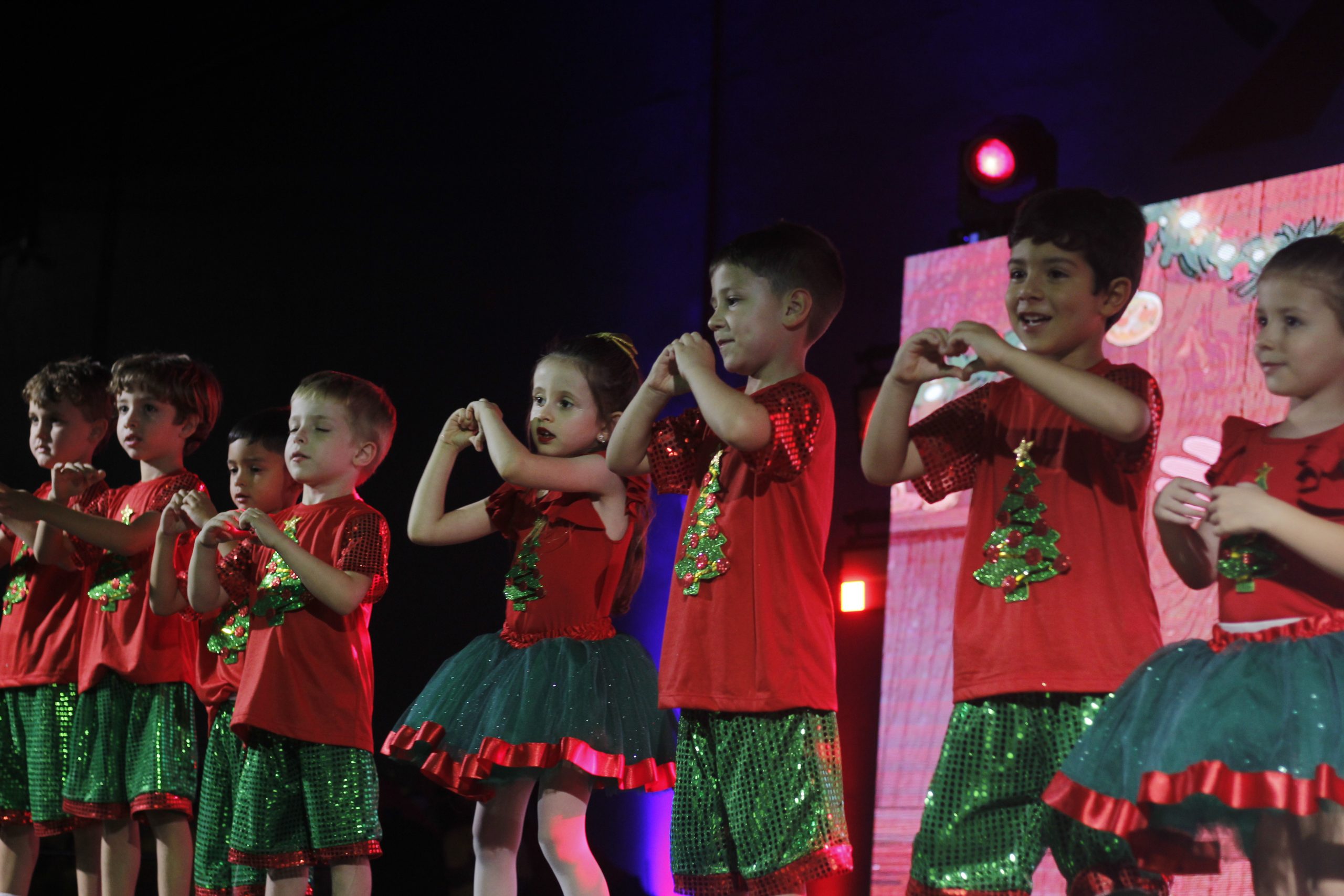 Apresentações de Natal (1ª Noite)