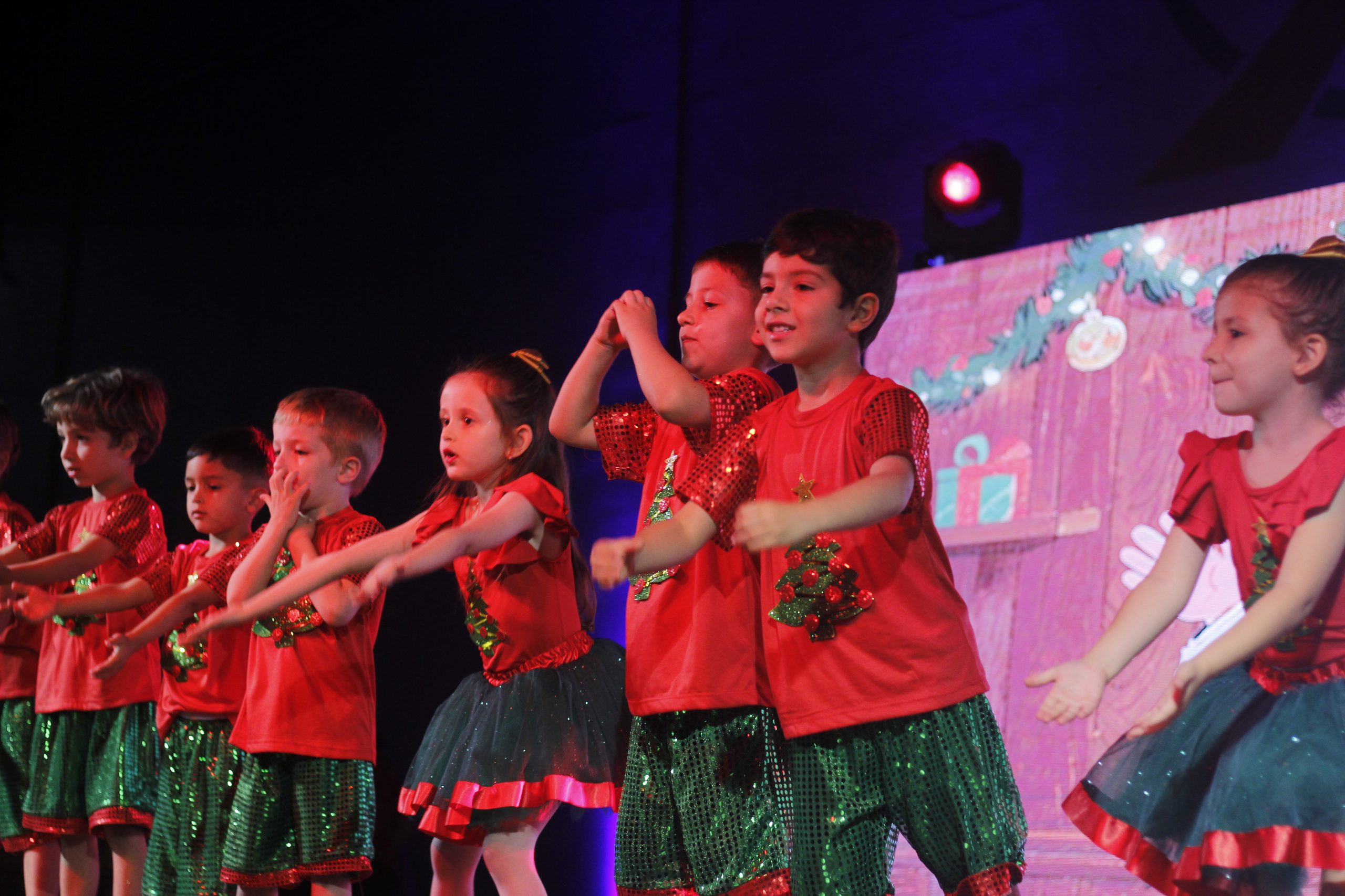 Apresentações de Natal (1ª Noite)