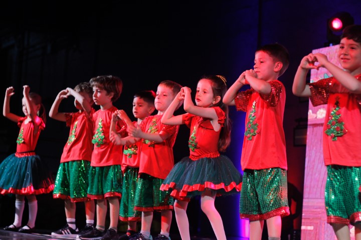 Apresentações de Natal (1ª Noite)