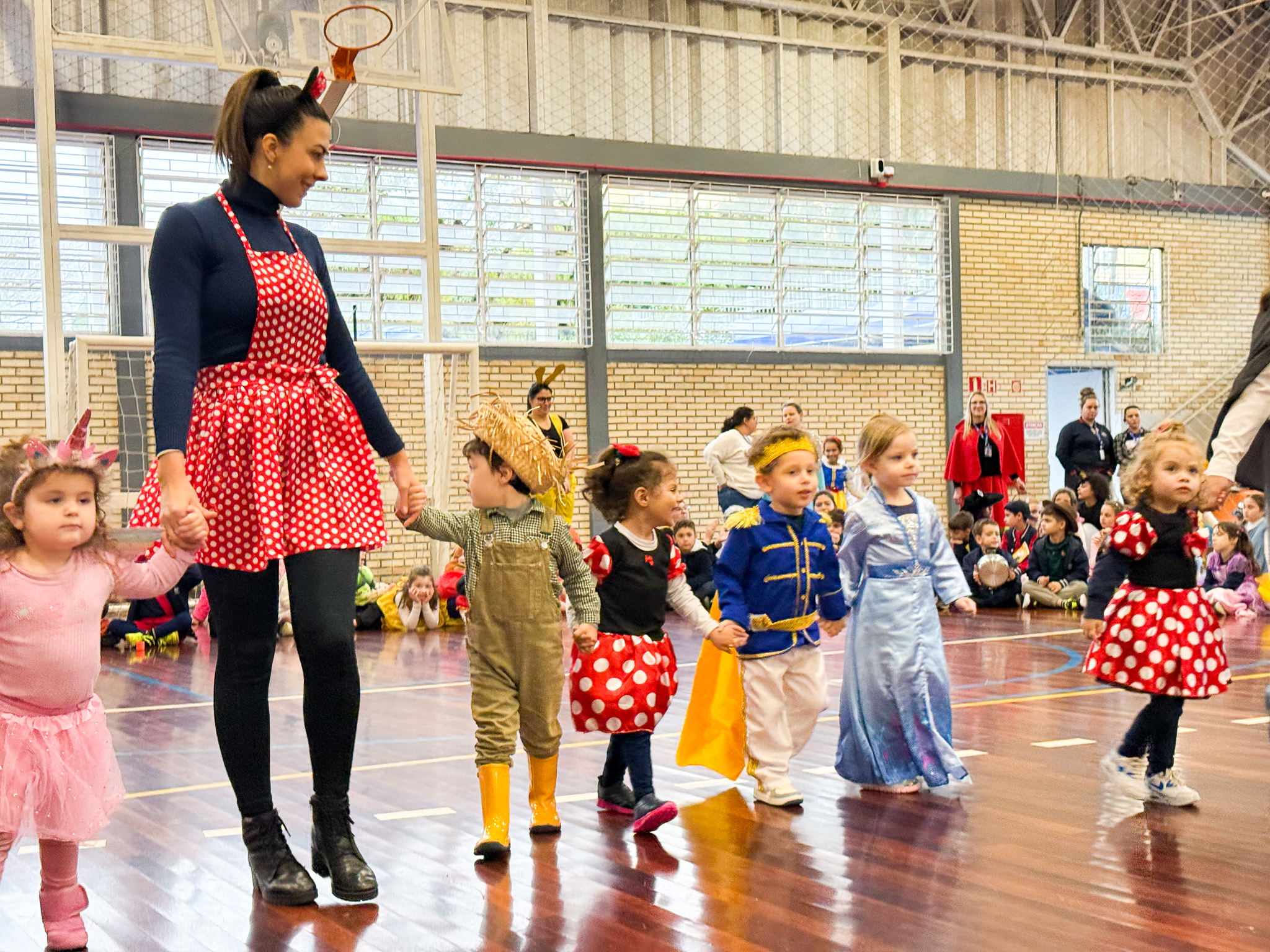 Festa Cultural e Literária 2025: Desfile de Cosplays Literários