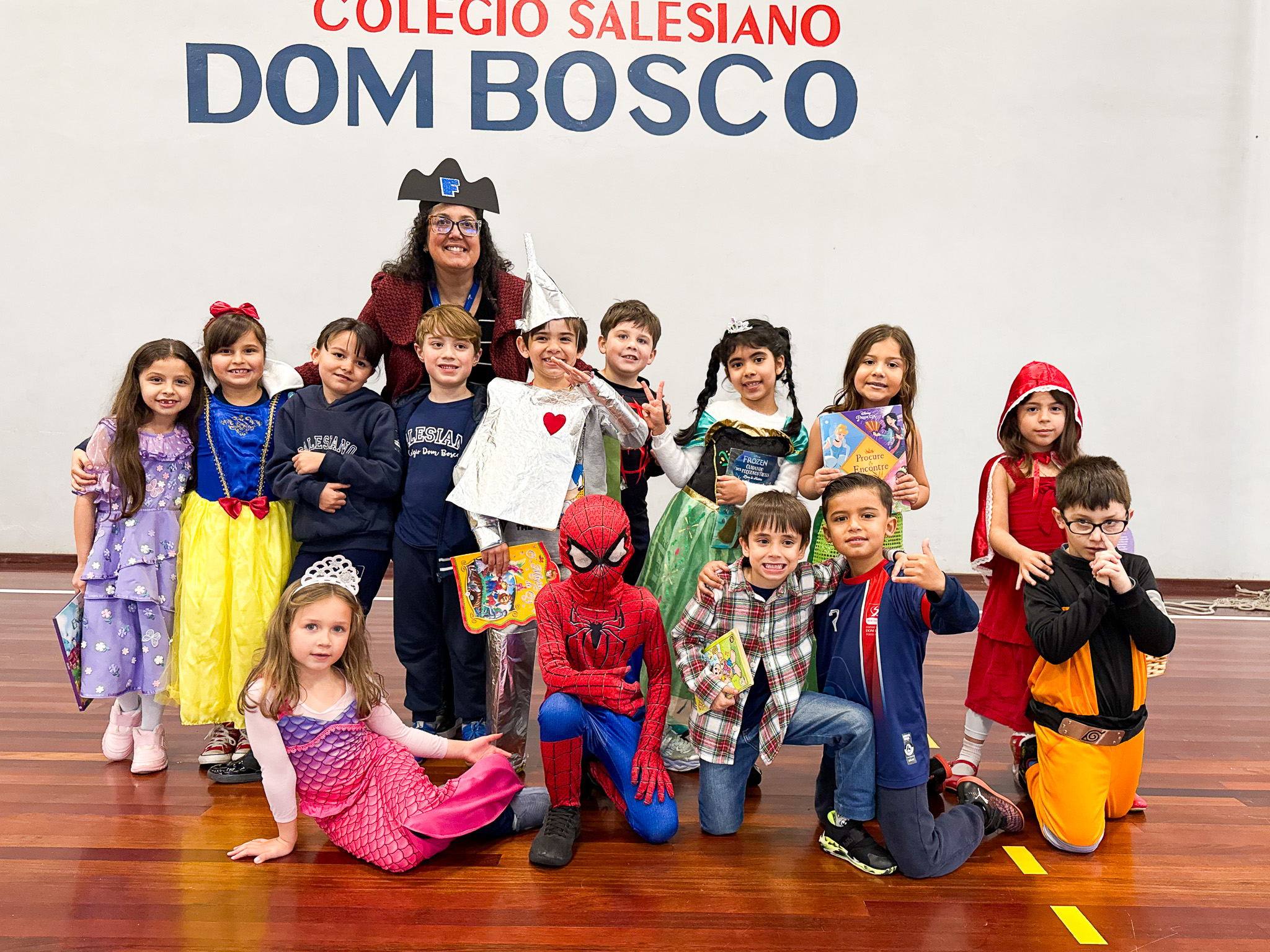 Festa Cultural e Literária 2025: Desfile de Cosplays Literários