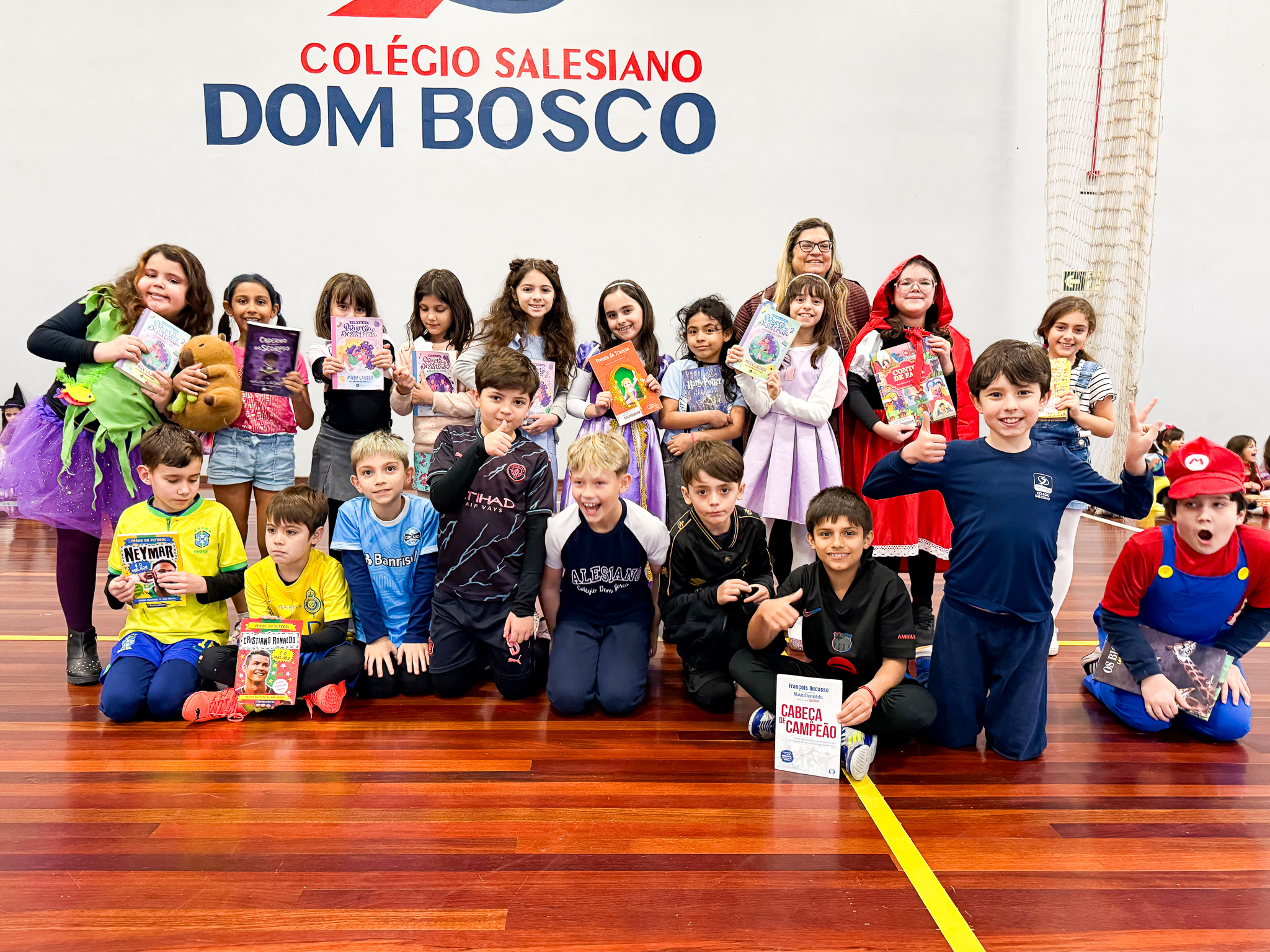 Festa Cultural e Literária 2025: Desfile de Cosplays Literários
